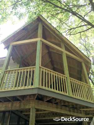 lake-house-unique-roof-line-2