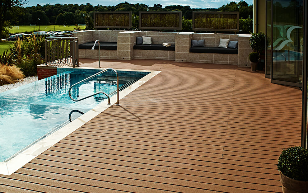 composite-decking-overhead-sand-brown-spa